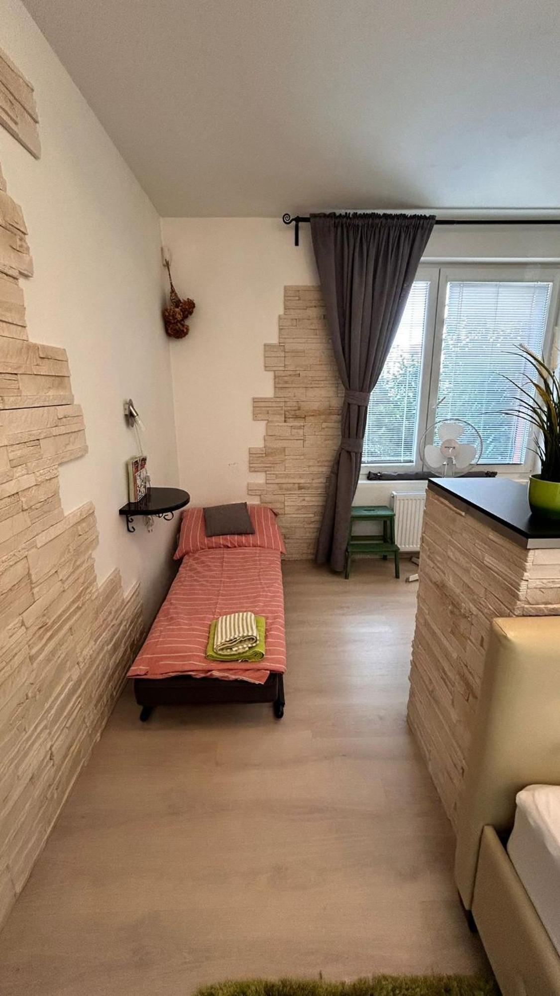 Appartement Bastien Near Airport Praag